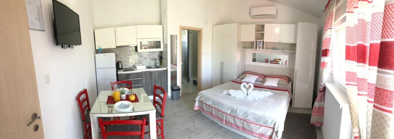 Apartmani Bolero - Obiteljski Odmor Водице Экстерьер фото